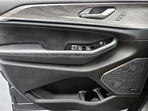 Used 2023 Jeep Grand Cherokee L Overland image 29