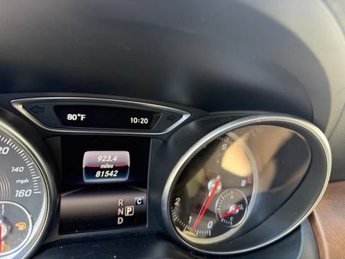 Used 2020 Mercedes-Benz GLA 250 4MATIC w/ Premium Package image 14