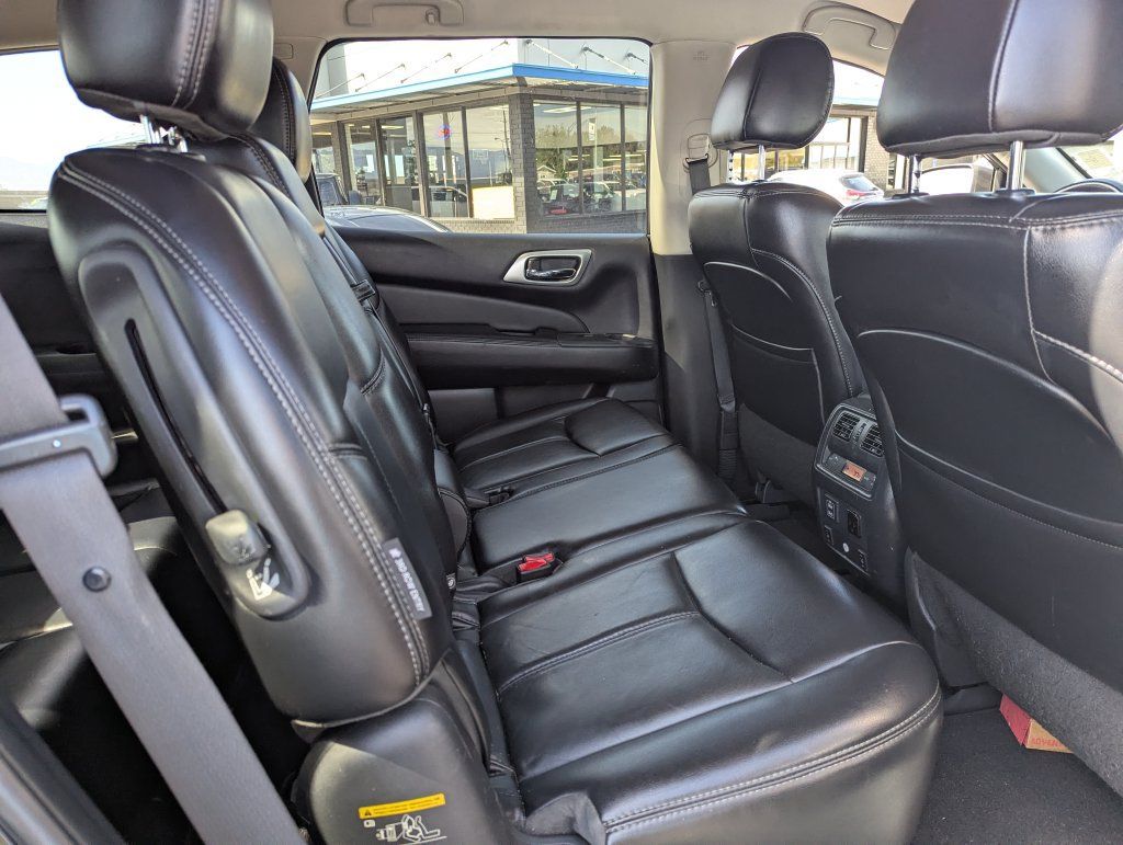 Used 2018 Nissan Pathfinder SL w/ Cargo Package FWD image 32