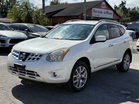 Used 2013 Nissan Rogue SL image 2