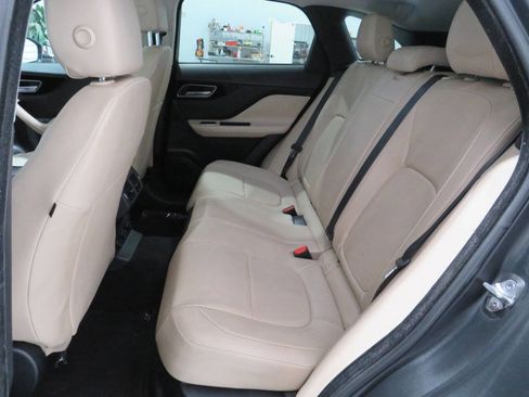 Used 2017 Jaguar F-PACE Premium image 14