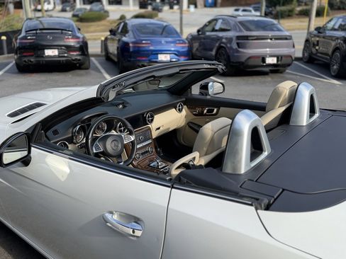 Used 2019 Mercedes-Benz SLC 300 image 44