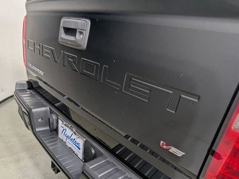 Used 2021 Chevrolet Colorado Z71 w/ Z71 Midnight Edition AWD/4WD image 11