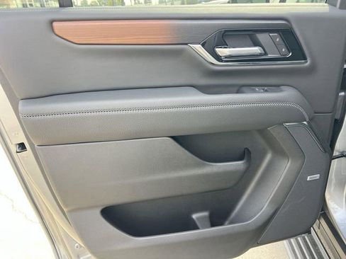 New 2026 GMC Yukon XL Denali w/ Denali Reserve Package RWD image 26