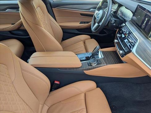 Used 2023 BMW 530e 530e w/ M Sport Package image 21