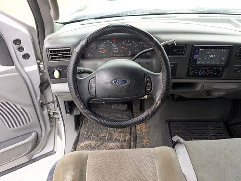 Used 2004 Ford F350 XL image 17
