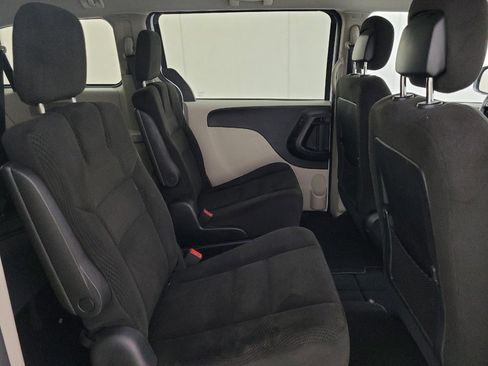 Used 2016 Dodge Grand Caravan SE w/ Quick Order Package 29E SE FWD image 19