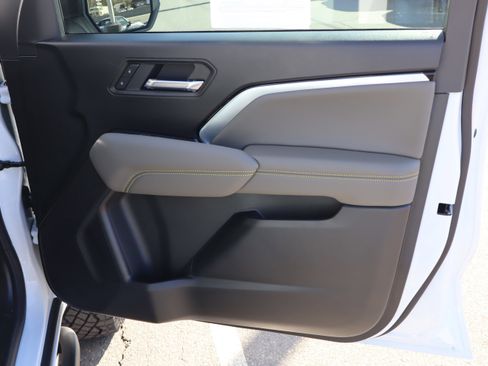 Used 2026 Chevrolet Colorado ZR2 image 36