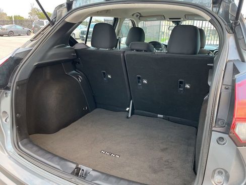 Used 2021 Nissan Kicks S image 9