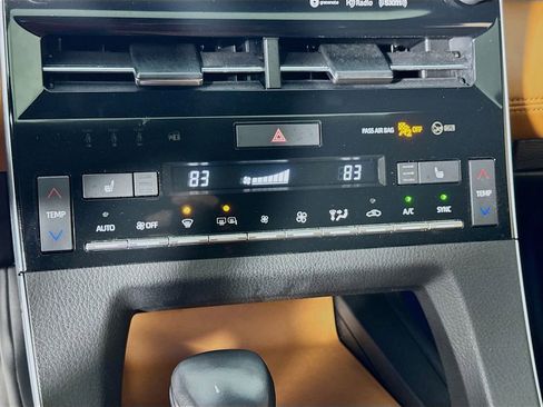 Used 2021 Toyota Avalon XSE image 22