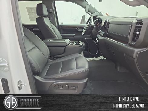 Used 2024 GMC Sierra 1500 SLT AWD/4WD image 39