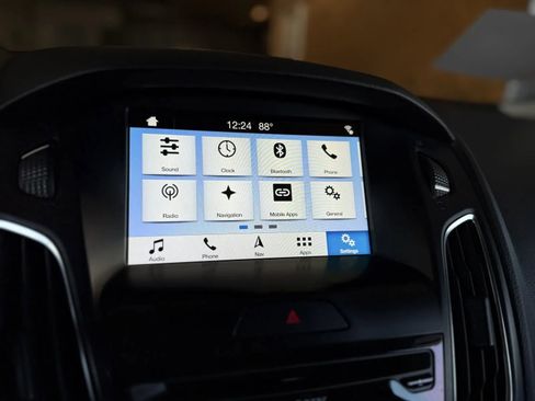 Used 2018 Ford Focus Titanium image 32