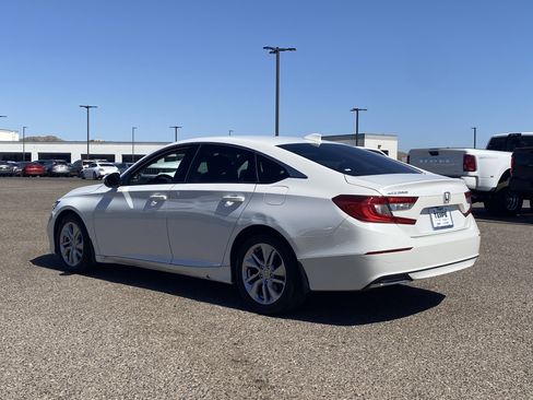 Used 2018 Honda Accord LX image 4