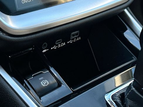 Certified 2023 Subaru Outback Limited image 13