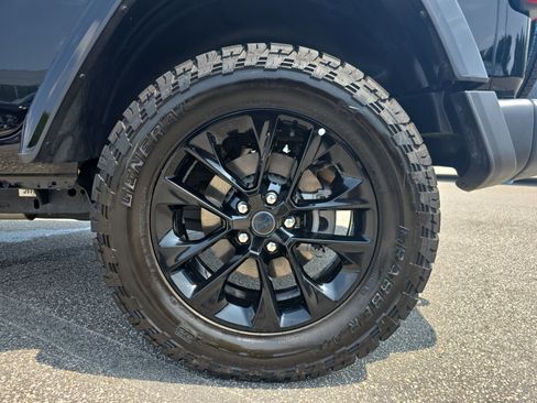 Used 2024 Jeep Wrangler Unlimited Sahara AWD/4WD image 30