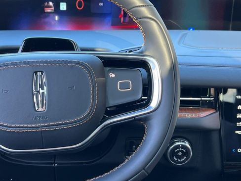 New 2025 Lincoln Navigator Black Label image 20