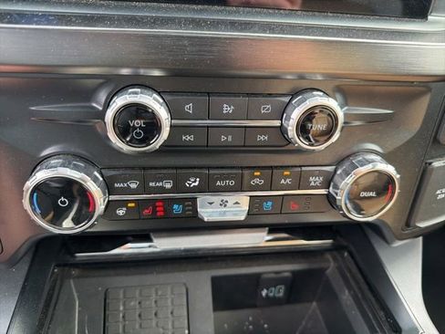 Used 2024 Ford F350 Lariat w/ Lariat Ultimate Package AWD/4WD image 12