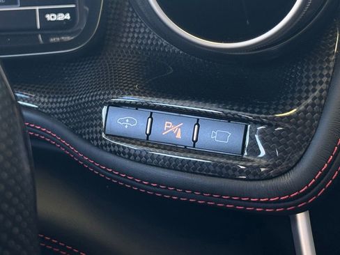 Used 2018 Ferrari GTC4Lusso T image 19