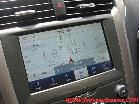 Used 2020 Ford Fusion SE FWD image 18