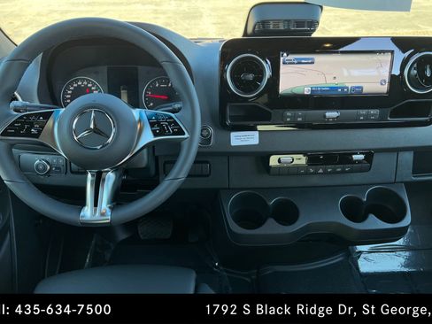 Used 2025 Mercedes-Benz Sprinter 2500 image 12