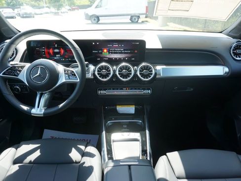 New 2025 Mercedes-Benz GLB 250 4MATIC image 52