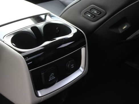 Used 2024 Kia Carnival SX Prestige FWD image 26
