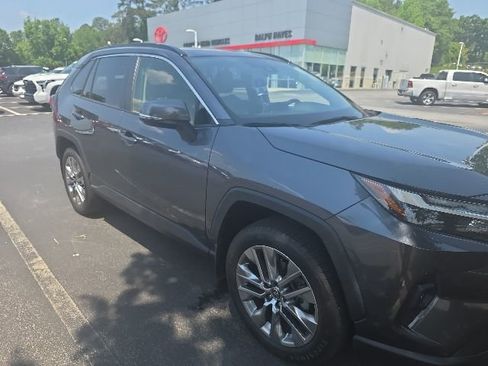 Used 2023 Toyota RAV4 XLE Premium FWD image 17