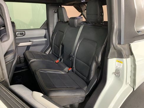 Used 2022 Ford Bronco Badlands w/ Sasquatch Package AWD/4WD image 32