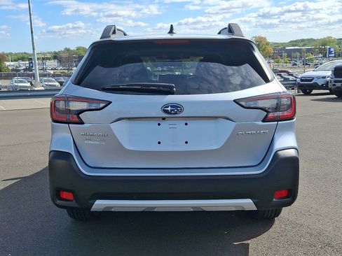 Used 2023 Subaru Outback Limited image 5