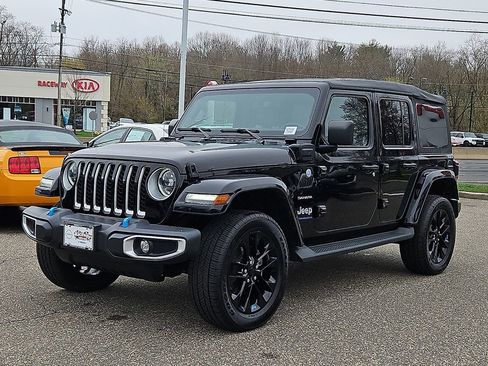 Used 2023 Jeep Wrangler Unlimited Sahara w/ Cold Weather Group image 4