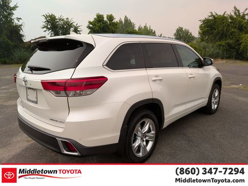 Used 2019 Toyota Highlander Limited AWD/4WD image 3