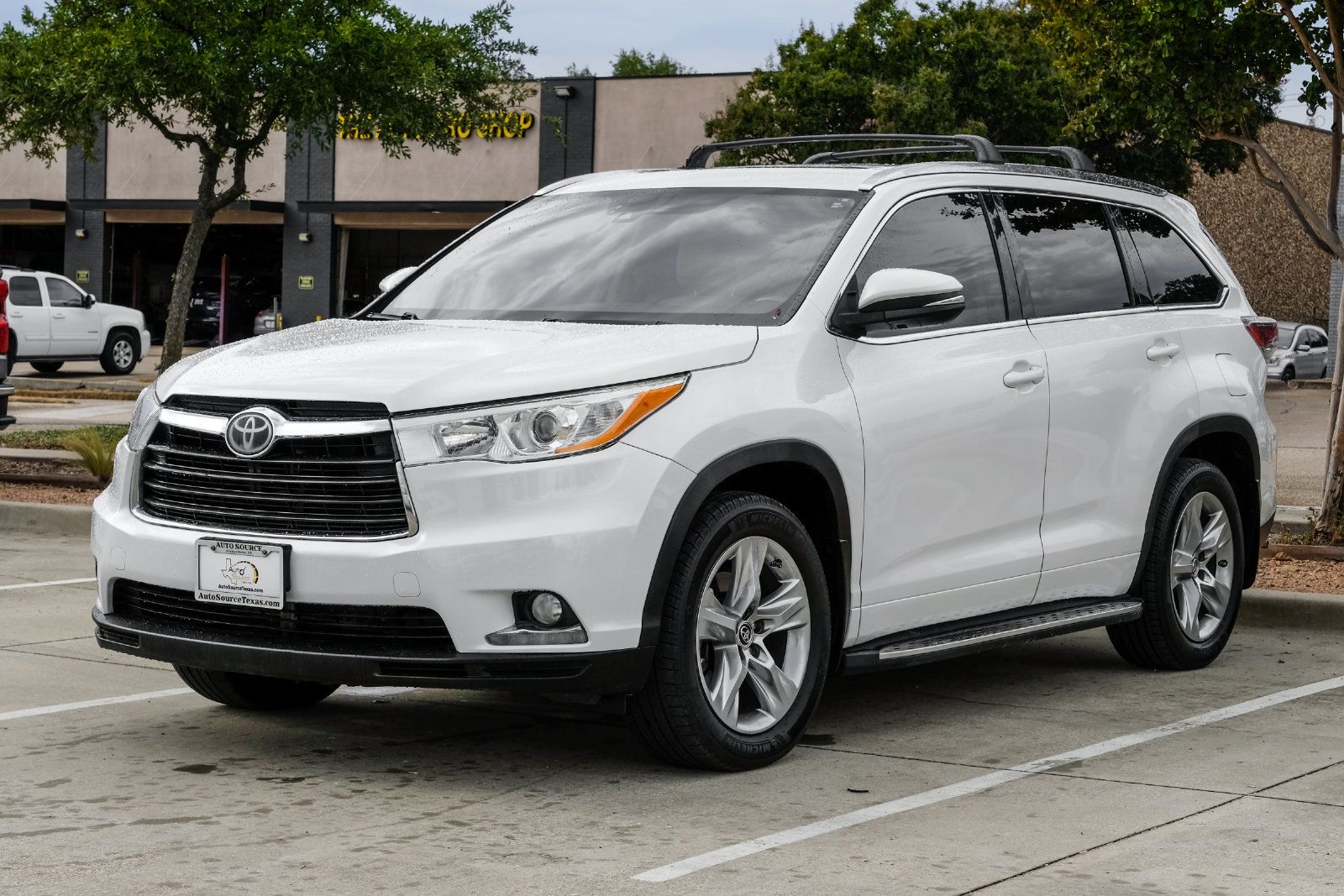 Used 2016 Toyota Highlander Limited w/ Driver Technology Package FWD image 7