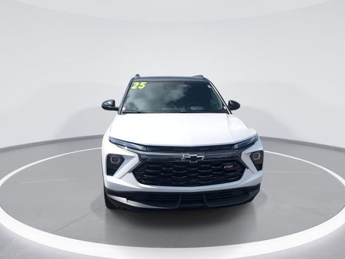 Used 2025 Chevrolet TrailBlazer RS w/ Convenience Package image 3