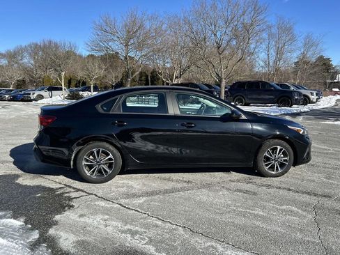 Certified 2023 Kia Forte LXS image 2