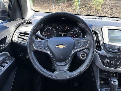 Used 2020 Chevrolet Equinox LS image 20
