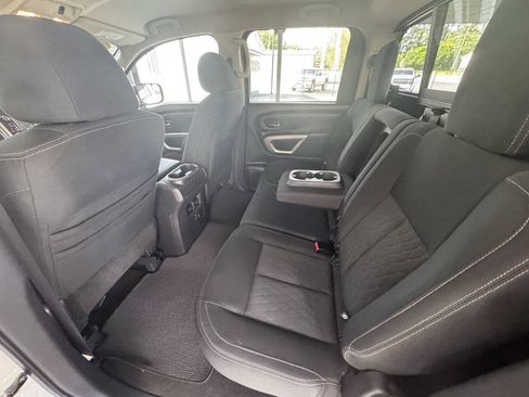 Used 2018 Nissan Titan SV w/ SV Convenience Package AWD/4WD image 35