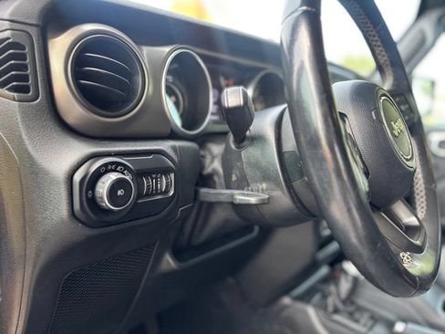 Used 2020 Jeep Wrangler Unlimited Sport AWD/4WD image 12