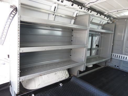 Used 2015 Chevrolet Express 2500 RWD image 29