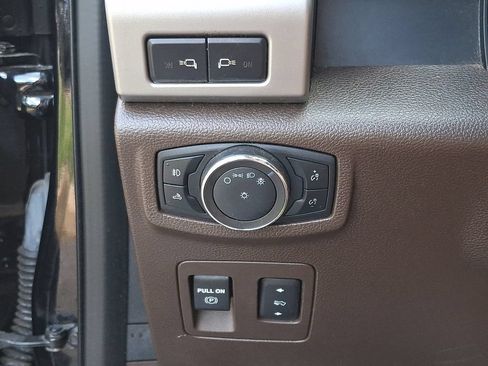 Used 2020 Ford F150 King Ranch w/ Equipment Group 601A Luxury AWD/4WD image 25