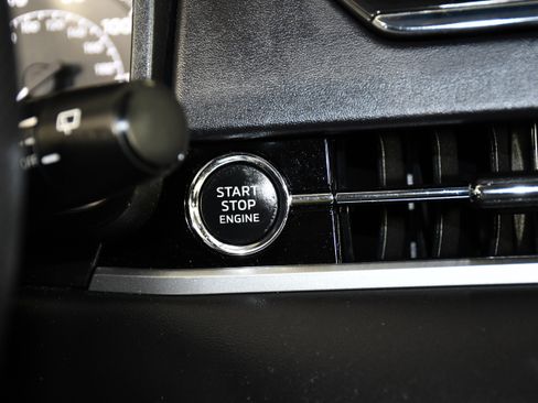 Used 2024 Mitsubishi Outlander SE AWD/4WD image 24