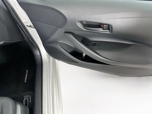 Used 2024 Toyota Corolla LE FWD image 30