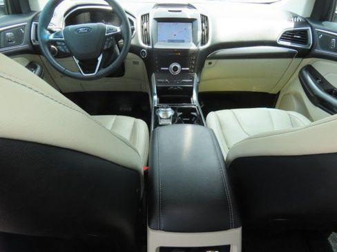 Used 2020 Ford Edge Titanium FWD image 22