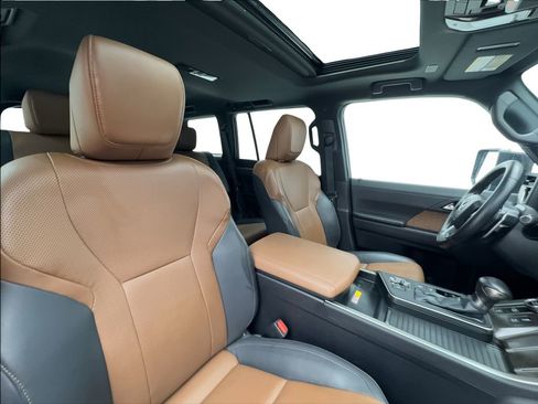 Used 2024 Lexus GX 550 w/ Cold Area Package AWD/4WD image 30