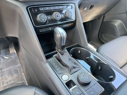 Used 2023 Volkswagen Atlas Cross Sport SE w/ Black Wheel Package AWD/4WD image 18