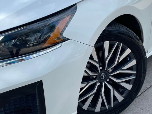 Used 2024 Nissan Altima 2.5 SV image 9