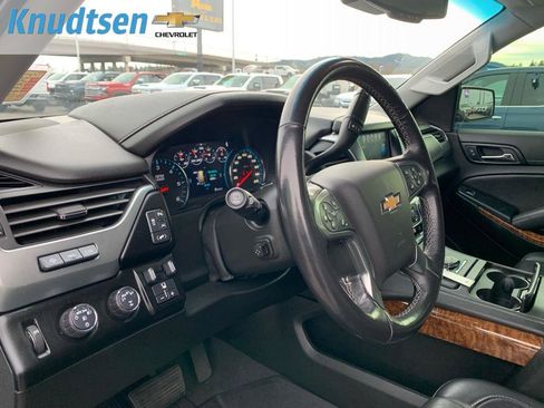 Used 2020 Chevrolet Suburban Premier image 11