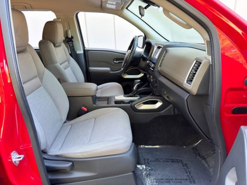 Used 2022 Nissan Frontier SV image 13