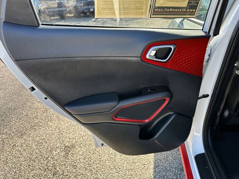 Used 2022 Kia Soul Turbo image 21