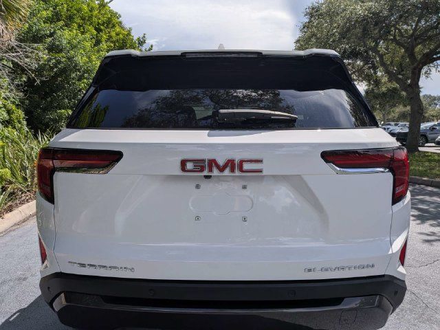 Used 2026 GMC Terrain Elevation w/ Elevation Premium Package FWD image 4