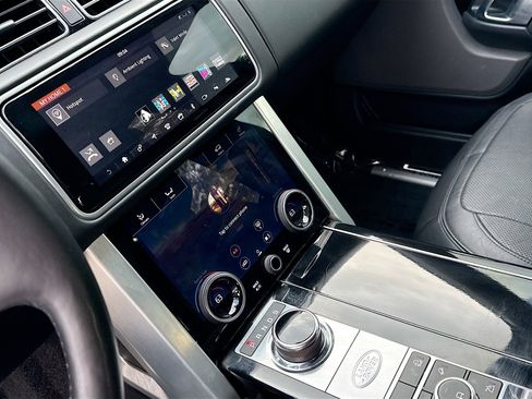 Used 2019 Land Rover Range Rover Long Wheelbase Supercharged image 27